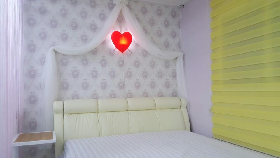 & Hotel